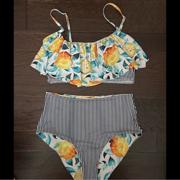 NWOT CUPSHE Swimsuit - Picture 3 of 11